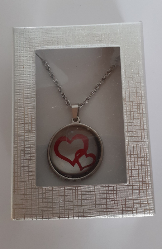 Collier coeur, vendu dans son écrin